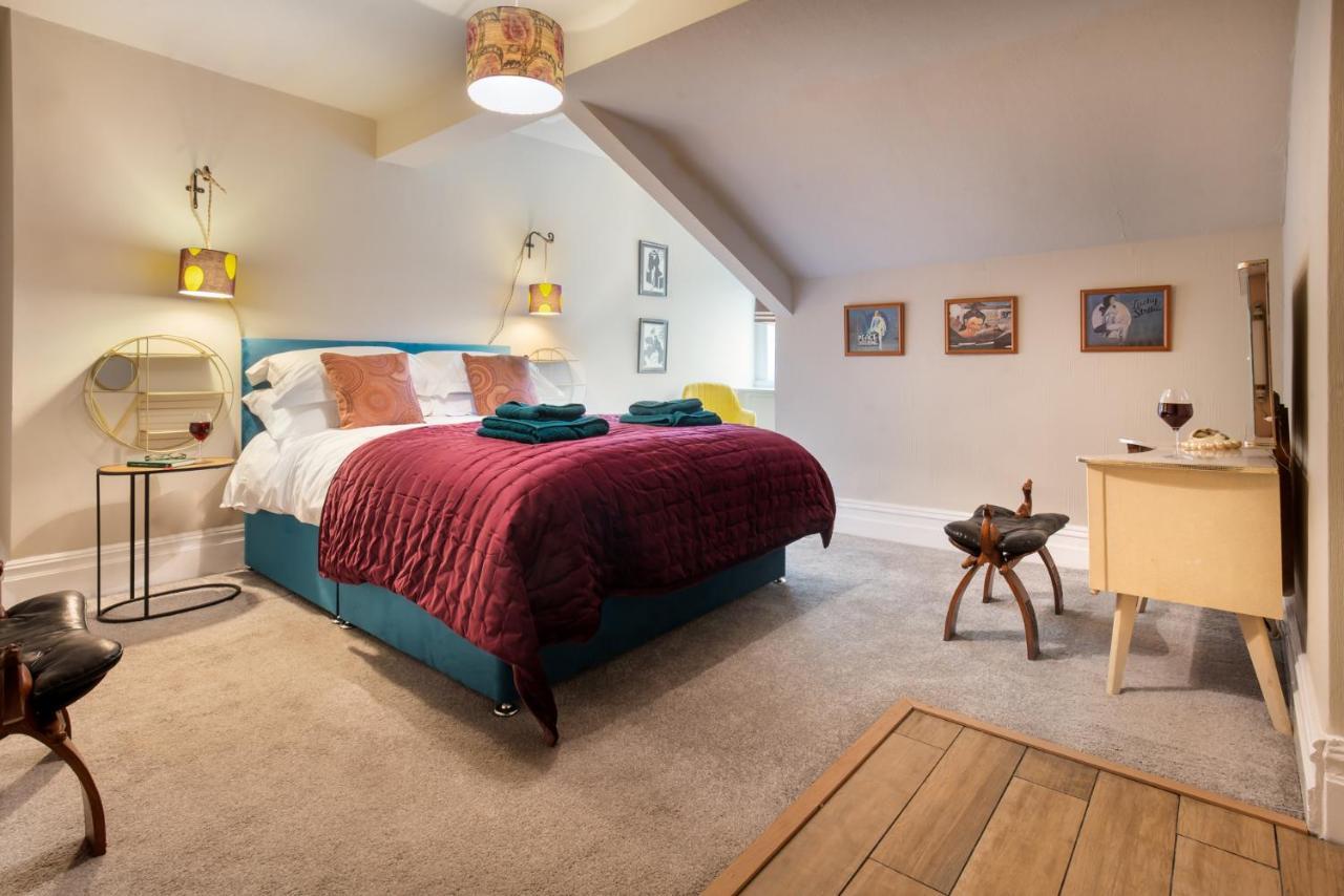 Apartment Road Flat 3 *
